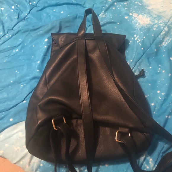 Back pack - Picture 2 of 3